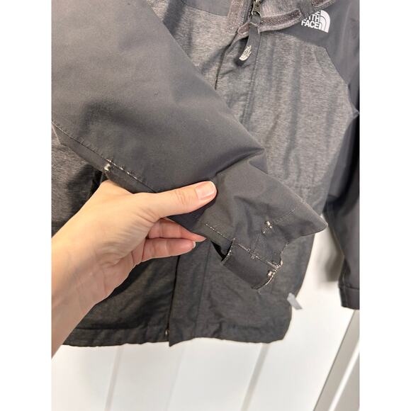 The North Face Boys Hooded Dryvent Two Tone Parka Rain Jacket Black Gray Size XS - Picture 4 of 12